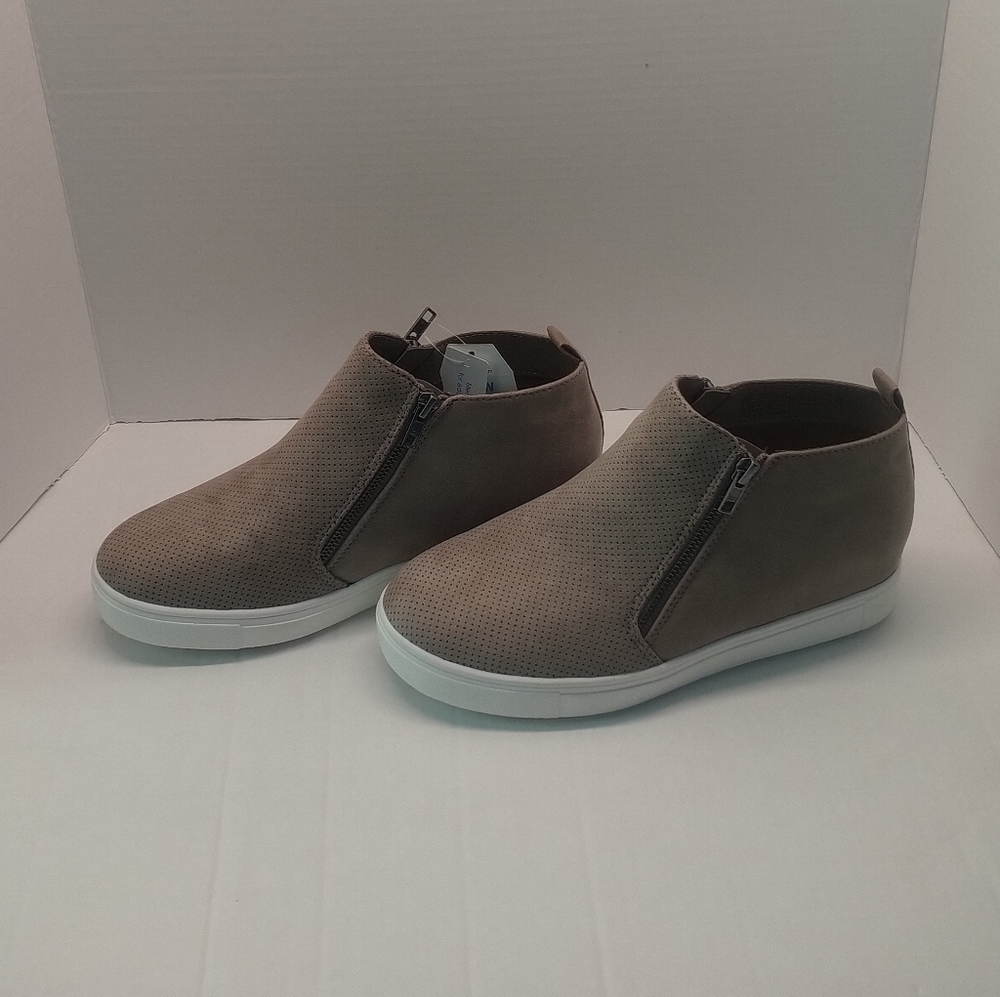 NEW Time and Tru Women's Side-Zip Memory Foam Shoe